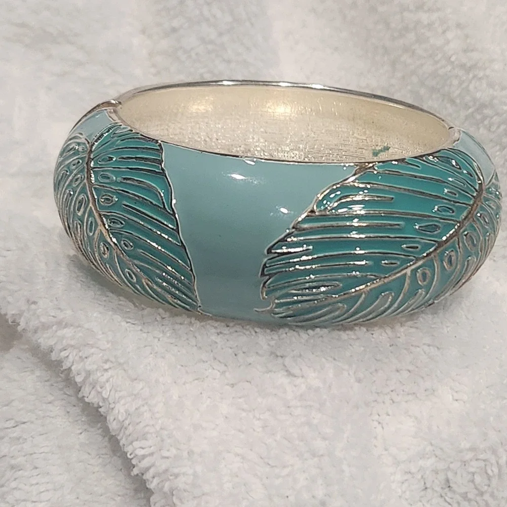 sequin enamel hinged